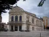 Roanne - Théâtre et terrasse de café