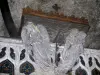 Rocamadour - Dentro de la capilla de Nuestra Capilla de Nuestra Señora (milagrosa): dos ángeles tallados