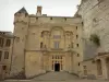 La Roche-Guyon castle - Entrance to the castle