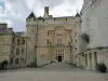 La Roche-Guyon castle - Entrance to the castle
