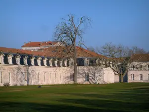 Rochefort - Lawn, trees and the royal Rope factory (building home to the International Sea Centre)