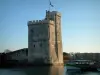 La Rochelle - Tour Saint-Nicolas, bij de ingang van de Oude Haven