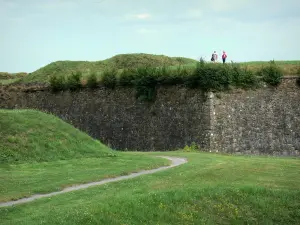 Rocroi - Tourist path going around the fortifications; in the Ardennes Regional Nature Park