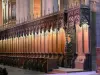 Rodez - Inside Notre-Dame cathedral: barracas de carvalho