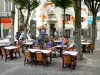 Rodez - Terraço do café e lojas na cidade velha