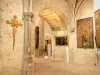 Romans-sur-Isère - Binnen in de collegiale kerk Saint-Barnard: ophanging van het Mysterie van de Passie in de kapel van het Heilig Sacrament