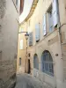 Romans-sur-Isère - Ruelle pavée bordée de maisons anciennes