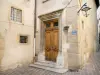 Romans-sur-Isère - Houten deur van een woning in de oude stad