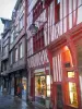 Rouen - Maisons à pans de bois et boutiques