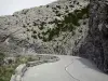 Route Napoléon - Inhalen van de rotswanden bekleed Route Napoléon