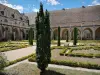 Royaumont abbey - Cloister garden