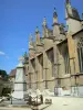 Saint-Antoine-l'Abbaye - Église abbatiale gothique Saint-Antoine et monument aux morts