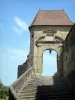Saint-Antoine-l'Abbaye - Escadaria, e, porta, guiando, para, a, igreja abadia