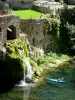 Saint-Chély-du-Tarn - Kanovaren op de rivier de Tarn, bij de waterval van St. Chely, over de gemeente van Sainte-Enimie, in het hart van de Gorges du Tarn, in het Parc National des Cevennes