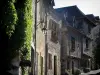 Saint-Cirq-Lapopie - Gevels van huizen in het dorp in de Lot vallei in Quercy