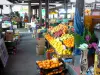 Saint-Denis - Kramen van groenten en fruit Kleine Markt