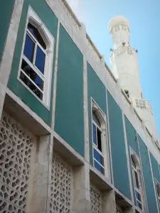 Saint-Denis - Mezquita de Noor-e-Islam y su minarete