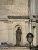 Saint-Dizier - Standbeeld van de Maagd en het Kind Notre Dame, oud teken-en lantaarnpaal