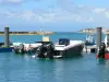 Saint-François - Port de pêche et ses bateaux amarrés