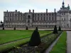 Saint-Germain-en-Laye - Rambarde de la Terrasse du parc du château avec un ciel nuageux