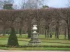 Saint-Germain-en-Laye - Pelouses et arbres du parc du château
