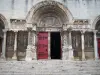 Saint-Gilles - Igreja da abadia de Saint-Gilles: fachada românica esculpida (esculturas), portão