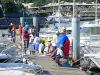 Saint-Gilles-les-Bains - Pêcheurs à la ligne au port