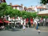 Saint-Jean-de-Luz - Bandstand and café terraces of the Place Louis XIV square