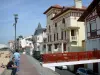 Saint Jean de Luz - Promenade Jacques Thibaud, ao longo da praia e moradias à beira-mar