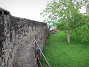 Saint-Jean-Pied-de-Port - Wall-walk of the ramparts