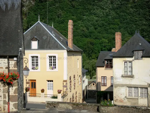 Saint-Léonard-des-Bois - Guide tourisme, vacances & week-end dans la Sarthe