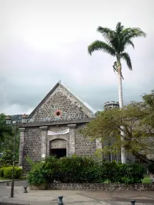 Saint-Leu - Facade of Sainte-Ruffine church