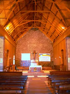Saint-Leu - Inside the Sainte-Ruffine church