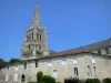 Saint-Maixent-l'École - Klokkentoren van de abdijkerk van Saint-Maixent en gebouwen van de voormalige abdij van Saint-Maixent, in de vallei van de Sèvre Niortaise