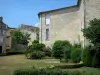 Saint-Maixent-L'Ecole - Grünanlage und Gebäude der ehemaligen Abtei von Saint-Maixent