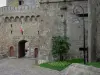 Saint-Malo - Kasteel ingang die leidt naar het stadhuis en het Museum van de Stad Geschiedenis en het Pays Malouin