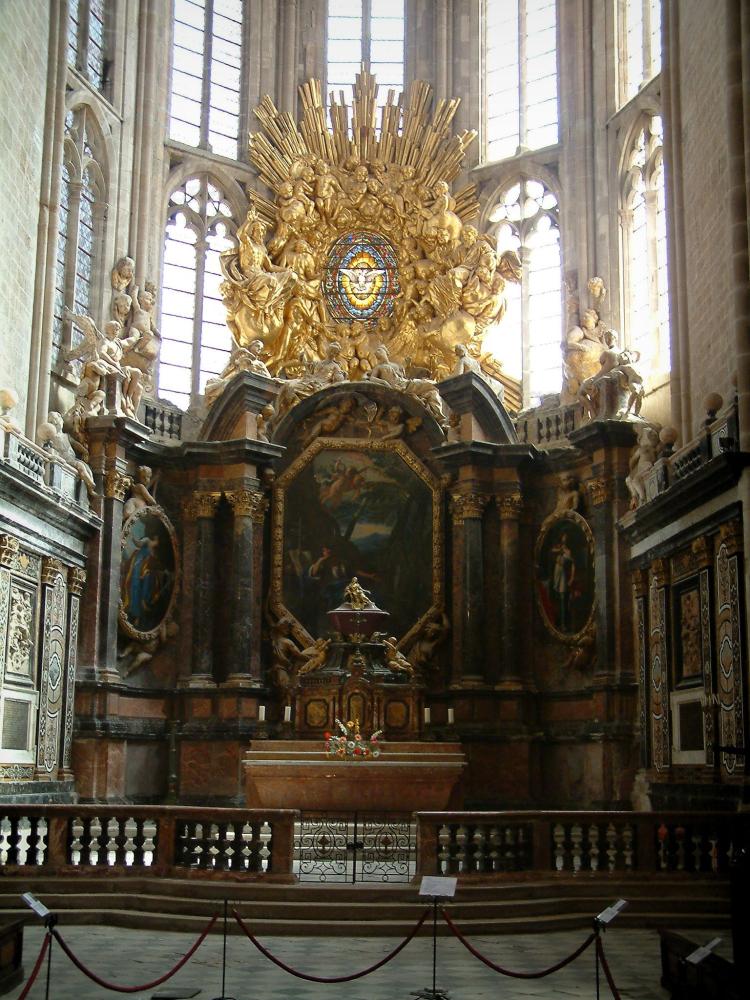 The Saint-Maximin-la-Sainte-Baume basilica - Saint-Maximin-la-Sainte-Baume basilica: Inside of the Sainte-Marie-Madeleine basilica: altarpiece
