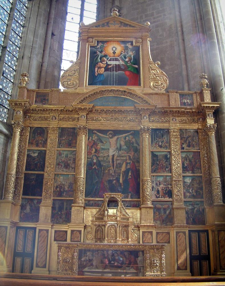 The Saint-Maximin-la-Sainte-Baume basilica - Saint-Maximin-la-Sainte-Baume basilica: Inside of the Sainte-Marie-Madeleine basilica: altarpiece of the Passion of Christ (Crucifixion)