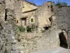 Saint-Montan - Deur en huizen van het middeleeuwse dorp