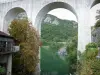 Saint-Nazaire-en-Royans - Parque Natural Regional de Vercors: aqueduto abrangendo Bourne