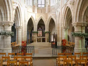 Saint-Père church - Inside the Notre-Dame church: choir