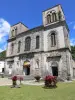 Saint-Pierre - Facciata e di fronte alla cattedrale di Nostra Signora dell'Assunzione