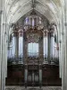 Saint-Quentin - All'interno della basilica Saint-Quentin: organo