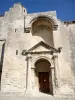 Saint-Restitut - Portal der romanischen Kirche Saint-Restitut