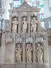 Sainte-Chapelle de Vic-le-Comte - Intérieur de la Sainte-Chapelle (église Saint-Pierre) : retable sculpté en pierre blanche