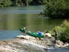 Sainte-Enimie - Parc National des Cévennes : canoë dans les gorges du Tarn (rivière Tarn), aux abords du village