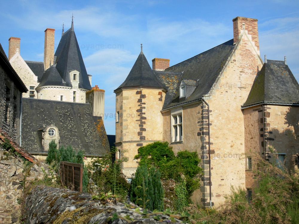 Photos SainteSuzanne 32 images de qualité en haute définition