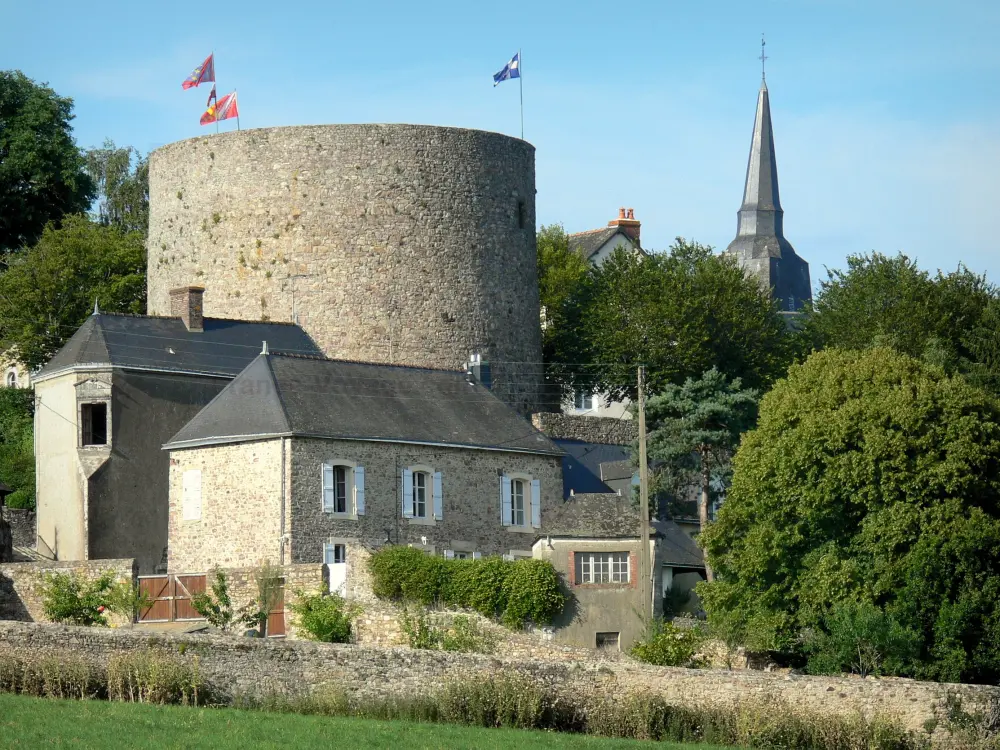 Photos SainteSuzanne Guide Tourisme & Vacances