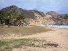 Les Saintes - Grand Anse strand van goudgeel zand op het eiland Terre -de - Haut