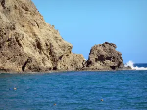 Les Saintes - Costa rocosa y el mar
